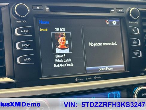 Used 2019 Toyota Highlander Plus FWD image 28