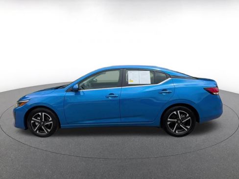 Used 2025 Nissan Sentra SV FWD image 9