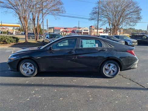 New 2026 Hyundai Elantra SE image 7