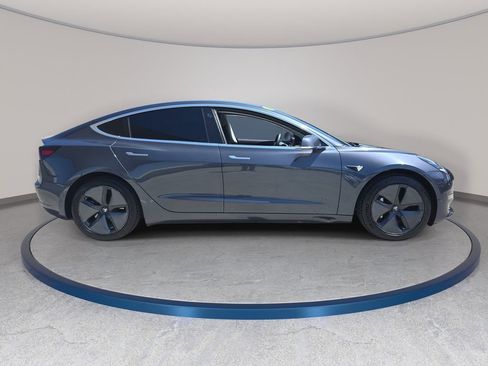 Used 2018 Tesla Model 3 Long Range RWD image 5