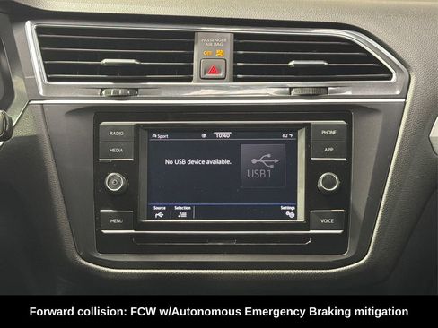Used 2020 Volkswagen Tiguan S image 14