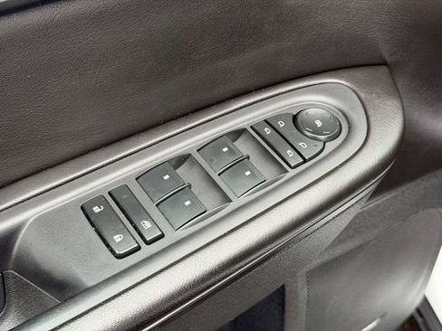 Used 2016 Chevrolet Traverse LT image 19