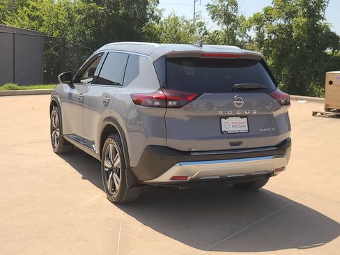 Certified 2023 Nissan Rogue Platinum w/ Platinum Premium Package FWD image 2