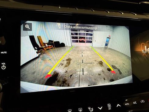 New 2026 Jeep Grand Cherokee Limited image 32