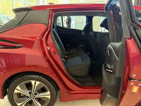 Used 2019 Nissan Leaf SV w/ SV Technology Package image 21