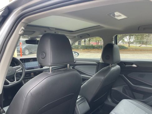 Used 2025 Volkswagen Jetta SE image 29