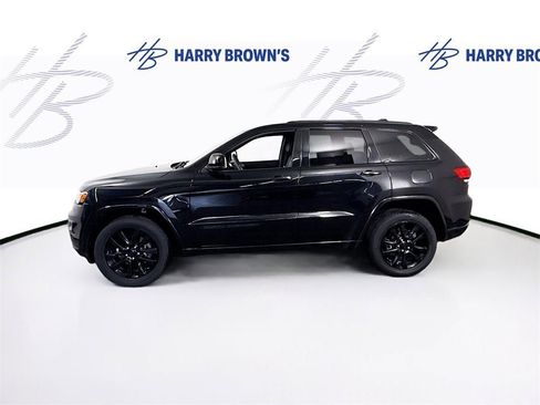 Used 2019 Jeep Grand Cherokee Altitude image 27