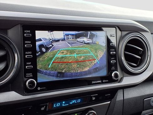 Used 2022 Toyota Tacoma TRD Off-Road image 22