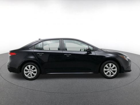 Used 2025 Toyota Corolla LE FWD image 10