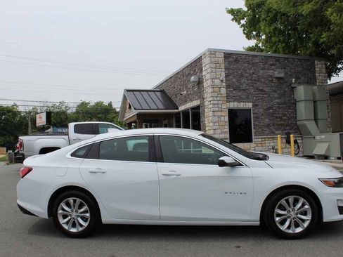 Used 2019 Chevrolet Malibu LT FWD image 4