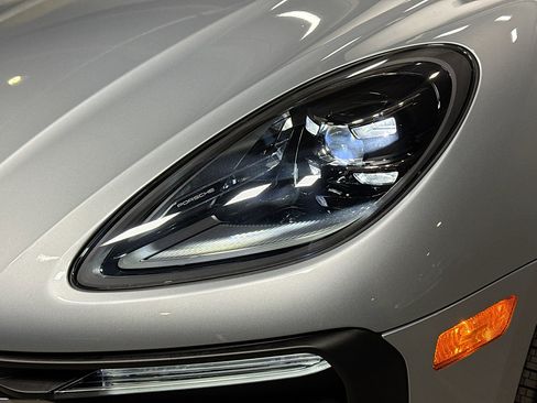 Certified 2026 Porsche Macan AWD/4WD image 10