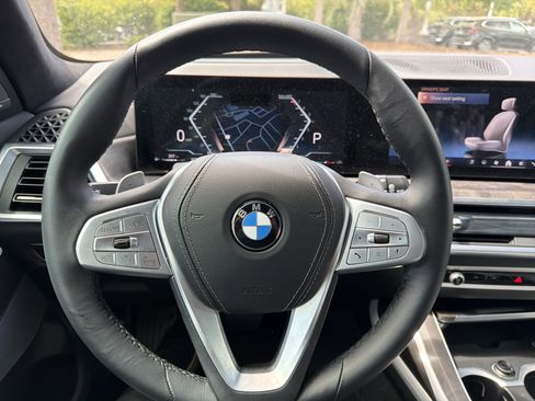 Used 2025 BMW X7 xDrive40i w/ Executive Package image 18