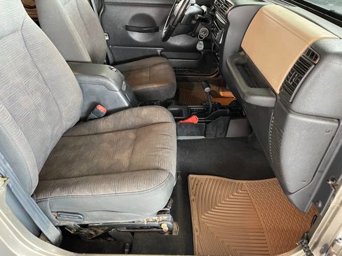 Used 2004 Jeep Wrangler Rubicon image 22