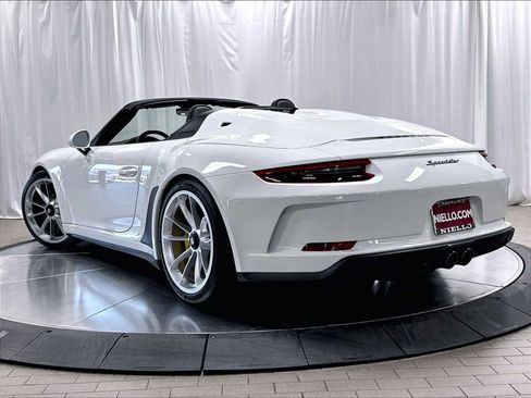 Used 2019 Porsche 911 Speedster RWD image 3