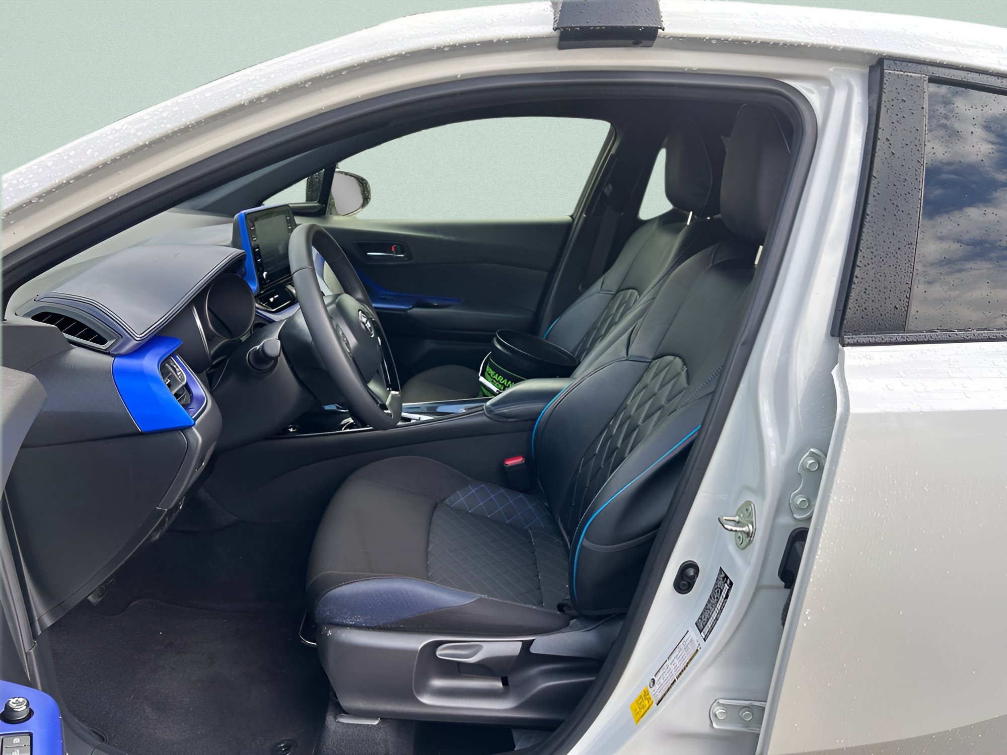 Used 2021 Toyota C-HR XLE FWD image 17