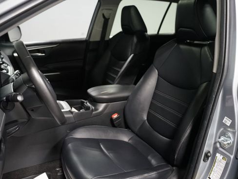 Used 2021 Toyota RAV4 XLE Premium FWD image 26