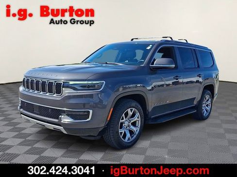 Used 2022 Jeep Wagoneer Series II AWD/4WD image 3