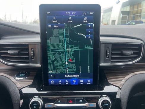 Used 2023 Ford Explorer Limited w/ Limited Technology Package image 32