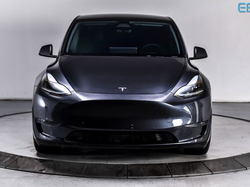 Used 2024 Tesla Model Y Performance image 8