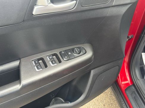 Used 2021 Kia Sportage LX image 13