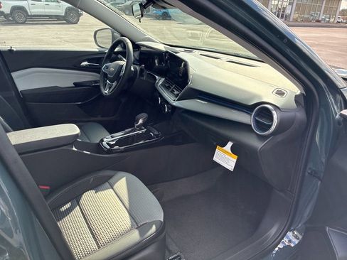 New 2026 Chevrolet Trax LT w/ LT Convenience Package image 30