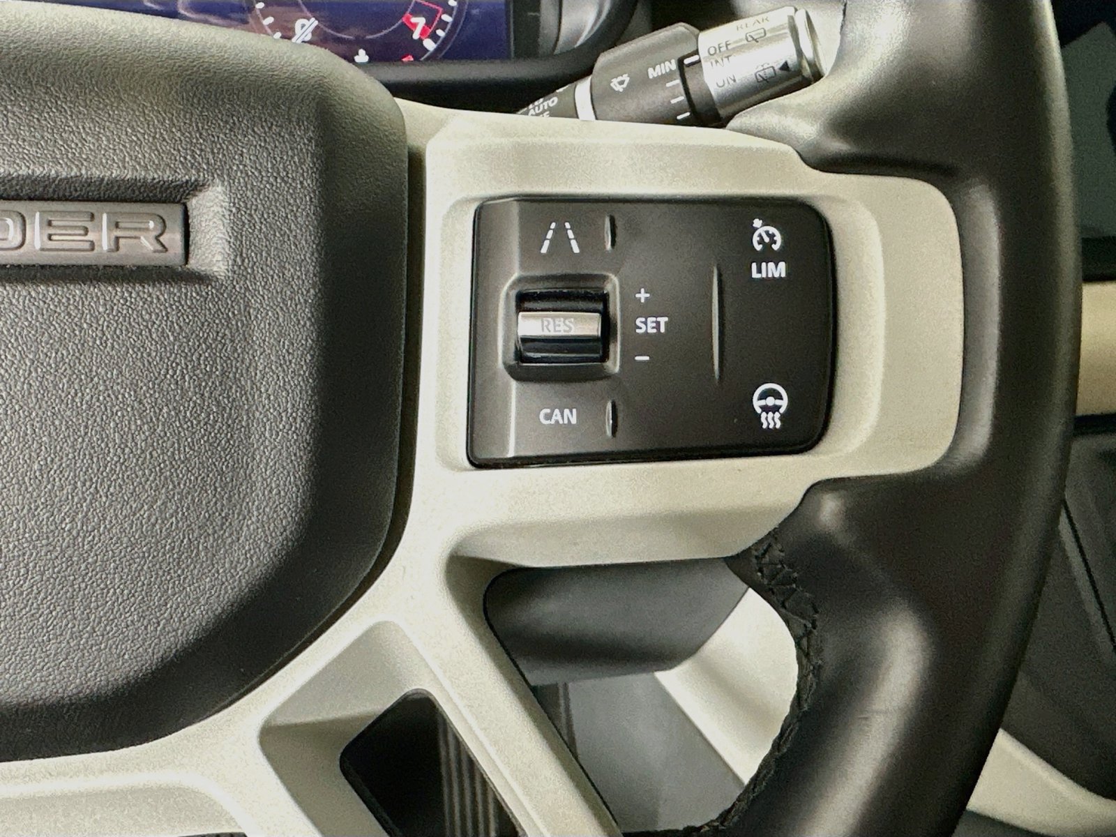 Used 2020 Land Rover Defender 110 SE AWD/4WD image 19