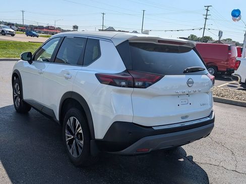 Used 2023 Nissan Rogue SV AWD/4WD image 5