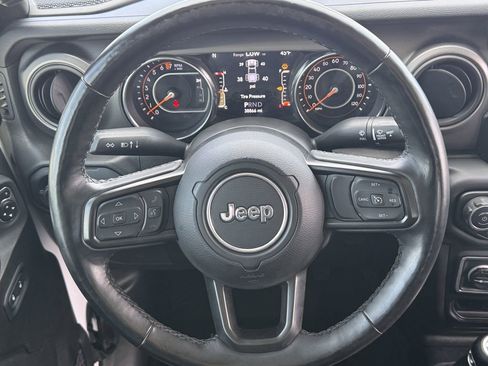 Used 2021 Jeep Gladiator Sport image 16