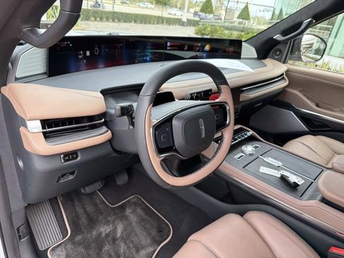 Certified 2025 Lincoln Navigator Black Label image 16