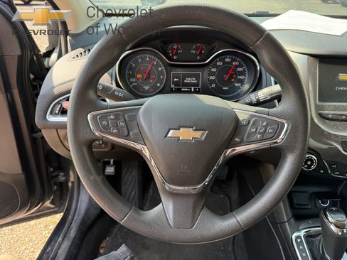 Used 2017 Chevrolet Cruze LT w/ Convenience Package FWD image 12