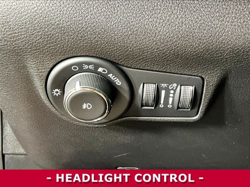 Used 2023 Jeep Compass Trailhawk AWD/4WD image 36