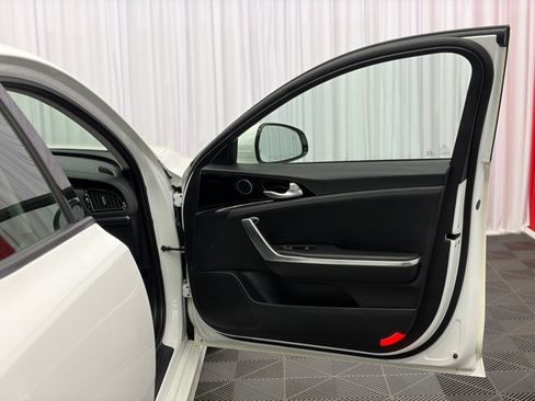 Used 2019 Kia Stinger AWD/4WD image 15