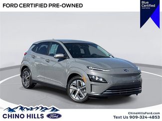 Used 2023 Hyundai Kona SE video 1