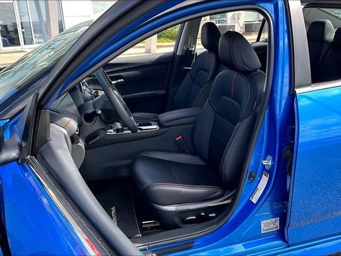 Certified 2024 Nissan Sentra SR w/ SR Premium Package FWD image 18