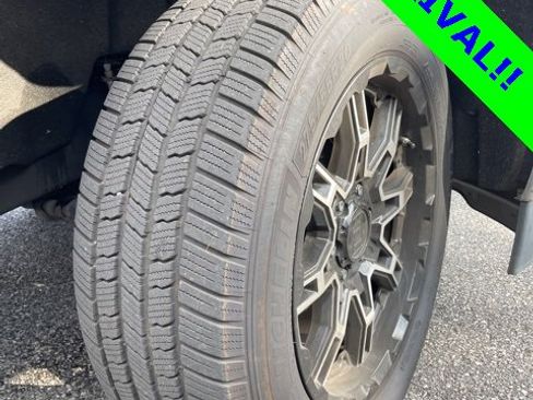 Used 2018 GMC Sierra 1500 SLT image 2