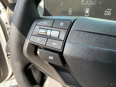 Used 2025 Kia K4 LXS image 16