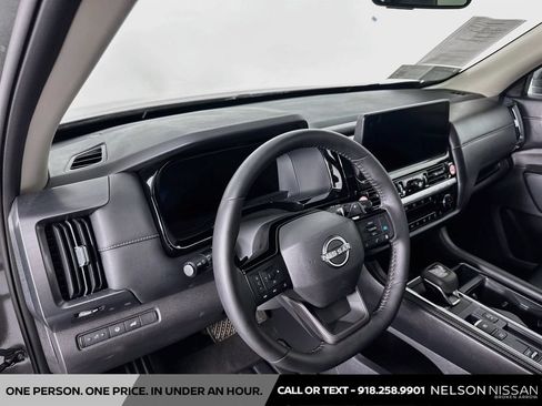 Certified 2026 Nissan Pathfinder SL FWD image 9