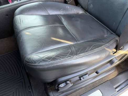 Used 2008 Chevrolet Suburban LT w/ LT Preferred Equipment Group RWD image 12