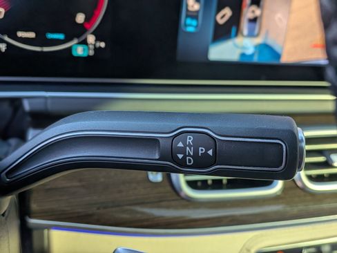 Certified 2025 Mercedes-Benz GLS 63 AMG 4MATIC image 25