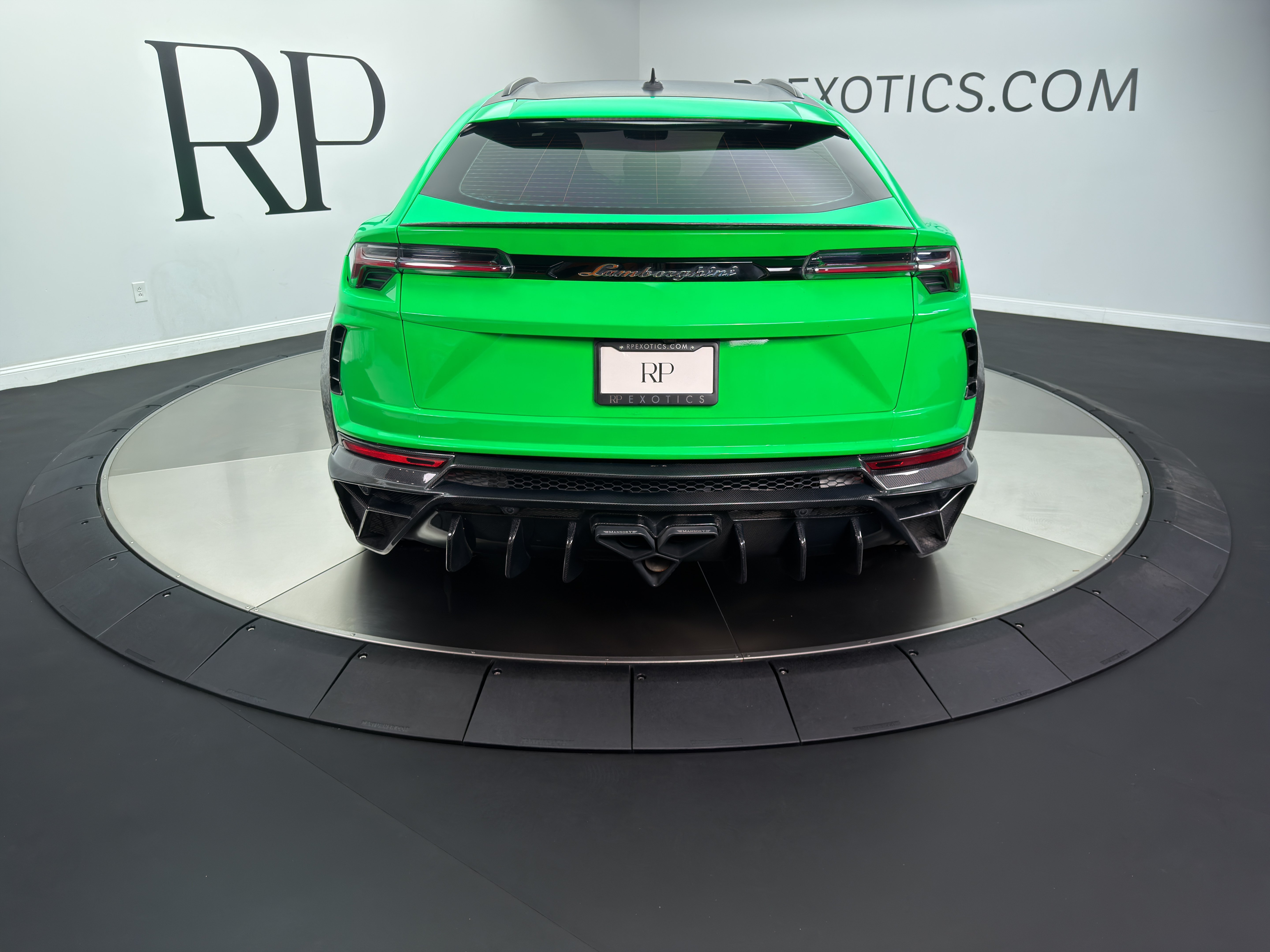 Used 2022 Lamborghini Urus AWD/4WD image 4