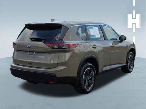 Used 2025 Nissan Rogue SV FWD image 4