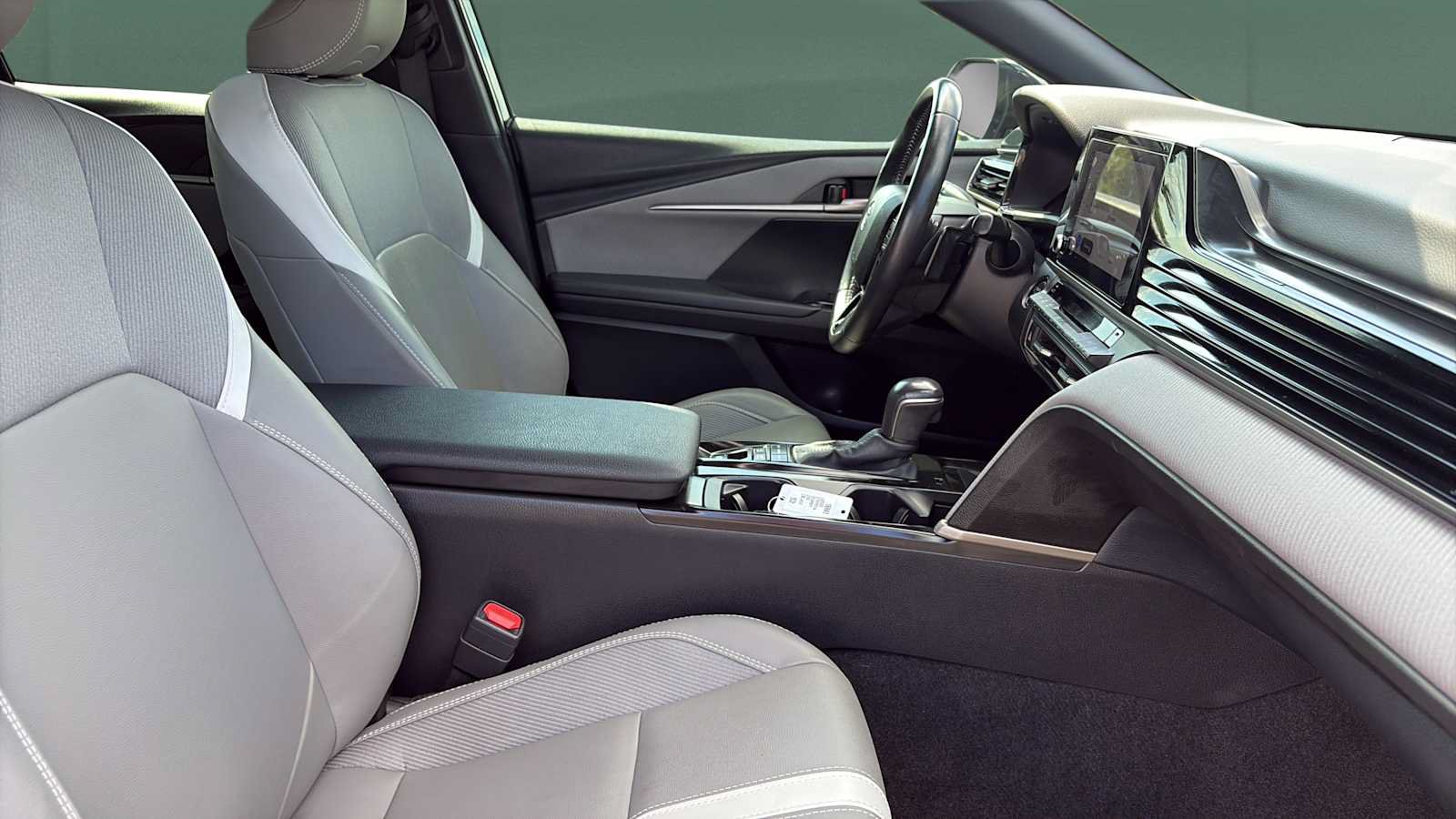 Used 2025 Toyota Camry SE FWD image 24