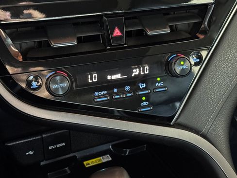 Used 2022 Toyota Camry XSE FWD image 26