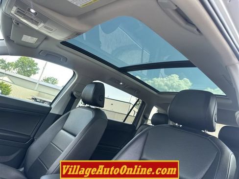 Used 2020 Volkswagen Tiguan SE w/ Panoramic Sunroof Package AWD/4WD image 15