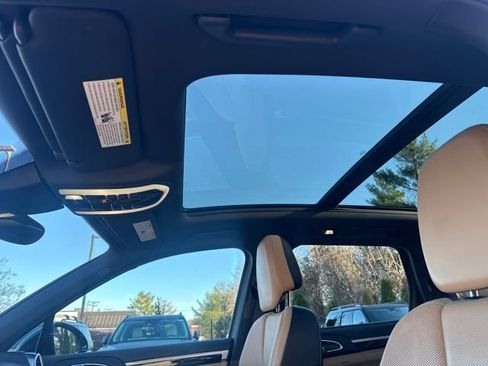 Used 2018 Porsche Cayenne Platinum Edition image 21