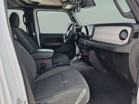 Used 2024 Jeep Wrangler Unlimited AWD/4WD image 18