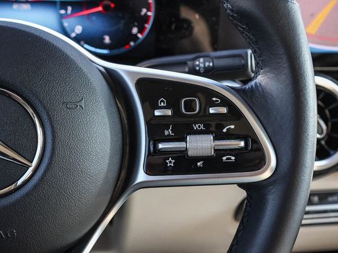 Used 2022 Mercedes-Benz GLB 250 image 34