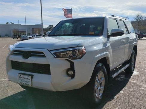 Used 2022 Toyota 4Runner SR5 Premium image 8