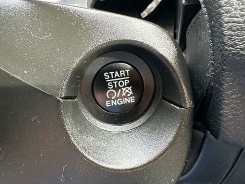Used 2019 Jeep Compass Latitude w/ Popular Equipment Group AWD/4WD image 36