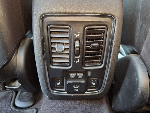 Used 2016 Jeep Grand Cherokee Limited w/ Luxury Group II image 8